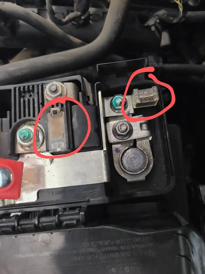 2013 Hyundai Elantra Battery Fuse